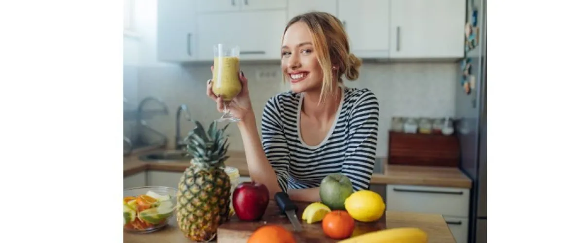 Morning Cleanse - Lady drinking juice