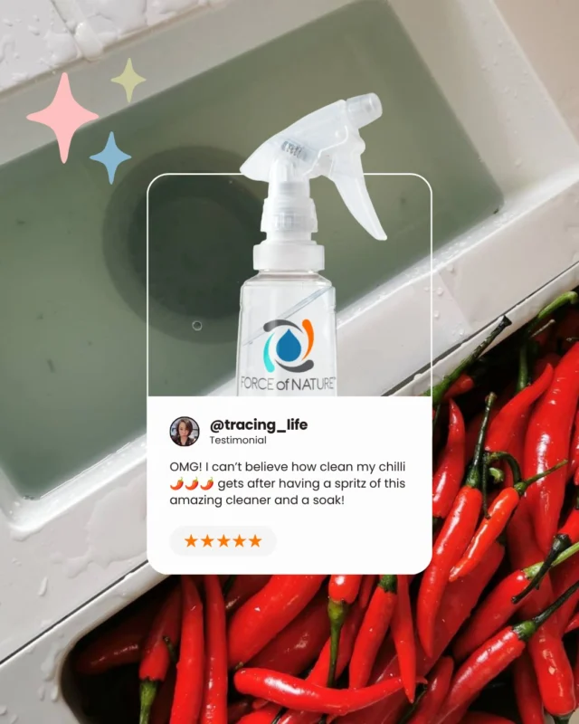 OMG! I can't believe how clean my chilli 🌶️🌶️🌶️ gets after having a spritz of this amazing cleaner and a soak! I always give my chilli a little soak before I rinse them out and make our favourite chilli sauce, but I swear the water was never this dirty. Check out my picture of the water in my sink after spritzing them with Force of Nature! They didn't even look that dirty when I took them out of the pack. Eeks! @tracing_life #HealingwithCFH #ForceofNatureSingapore #cleanliving #multipurposecleaner #medicalmedium #medicalmediumsingapore #veganlifestyle